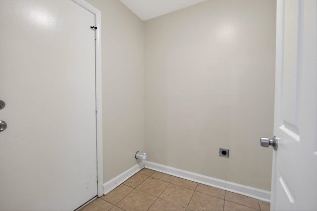 4828 KNIGHT ARNOLD RD, Memphis, TN 38118