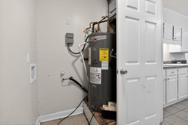 4828 KNIGHT ARNOLD RD, Memphis, TN 38118