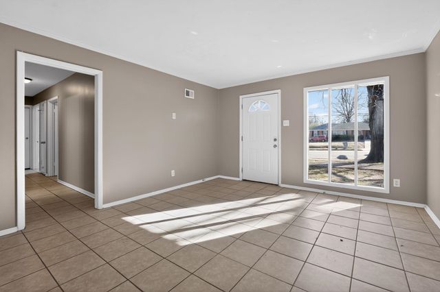 4828 KNIGHT ARNOLD RD, Memphis, TN 38118