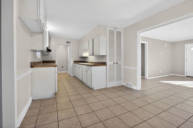 4828 KNIGHT ARNOLD RD, Memphis, TN 38118