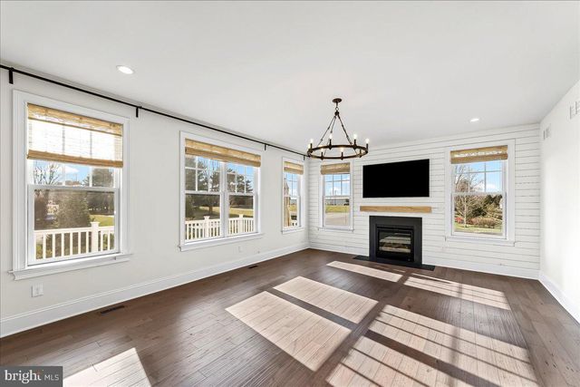 100 ITHAN CT, Kennett Square, PA 19348