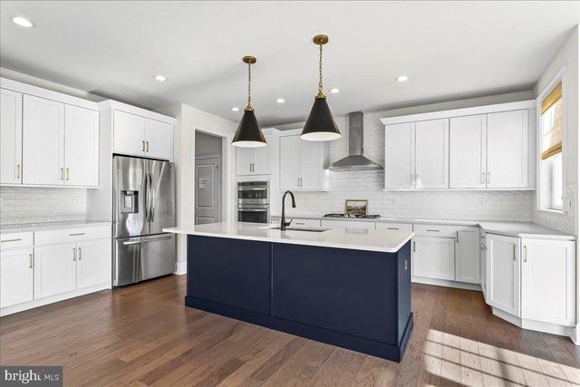 100 ITHAN CT, Kennett Square, PA 19348