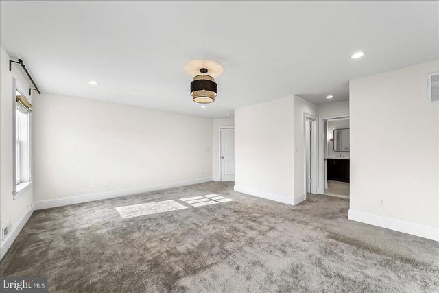 100 ITHAN CT, Kennett Square, PA 19348