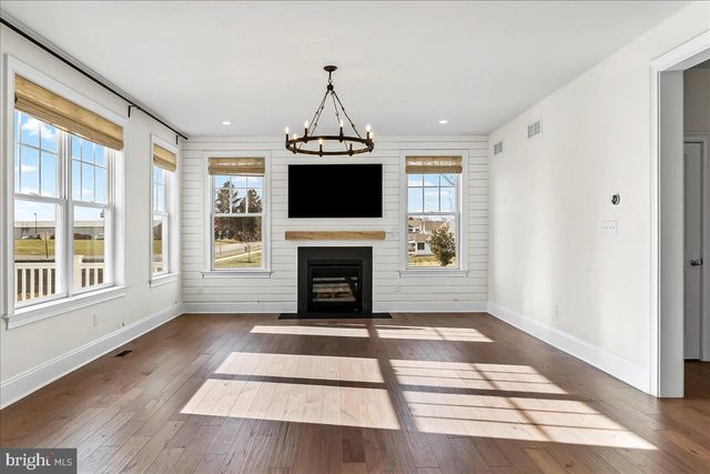 100 ITHAN CT, Kennett Square, PA 19348