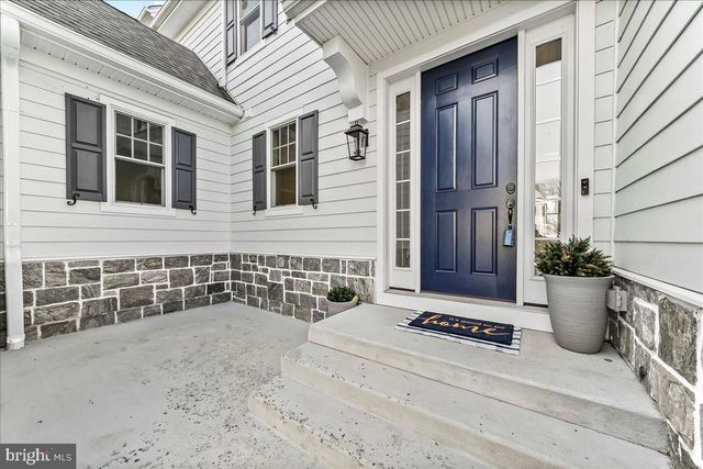 100 ITHAN CT, Kennett Square, PA 19348