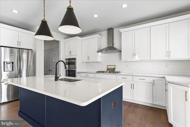 100 ITHAN CT, Kennett Square, PA 19348