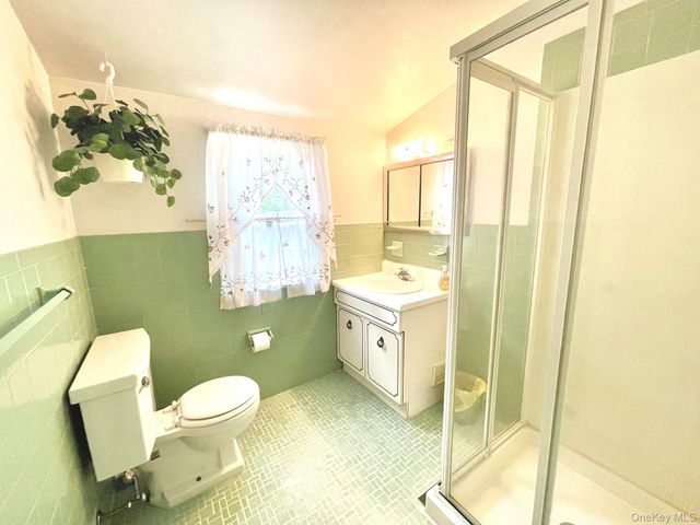 21 Harmony Road, Spring Valley, NY 10977