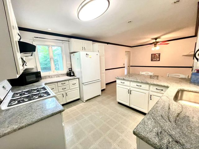 21 Harmony Road, Spring Valley, NY 10977