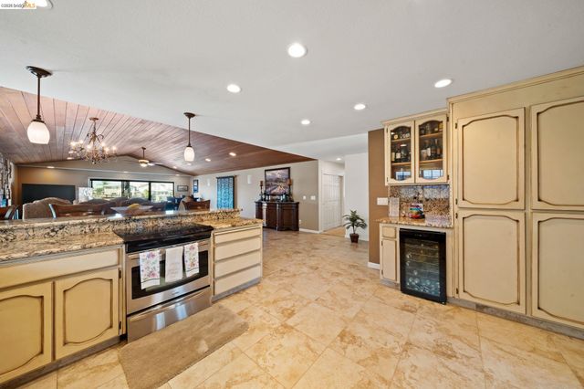 5621 Starboard Dr, Discovery Bay, CA 94505