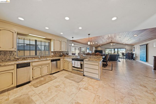 5621 Starboard Dr, Discovery Bay, CA 94505