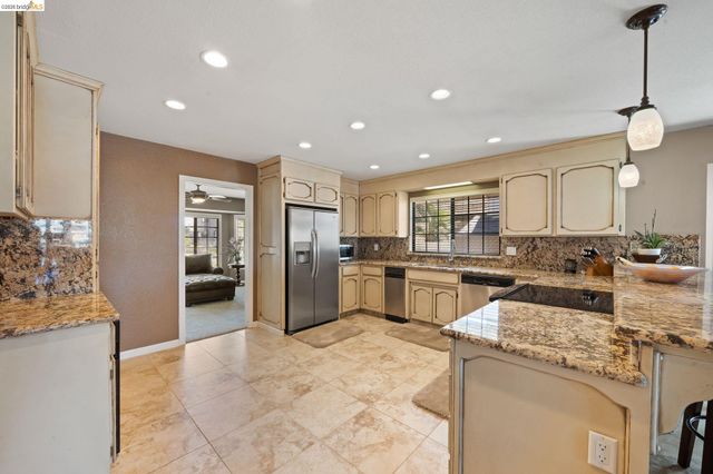 5621 Starboard Dr, Discovery Bay, CA 94505