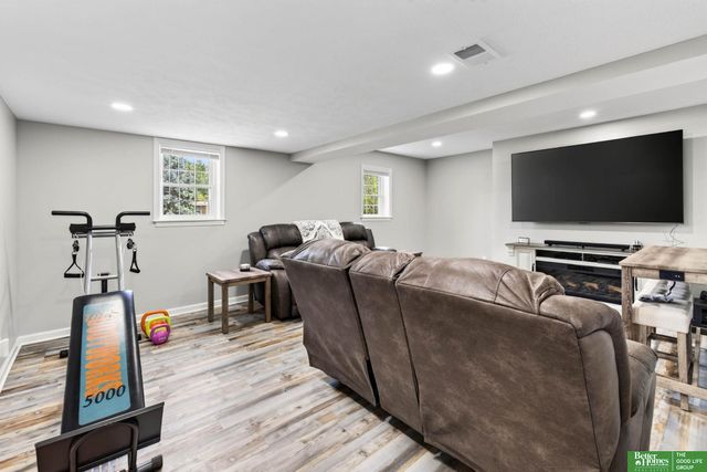 6115 Kansas Avenue, Omaha, NE 68104
