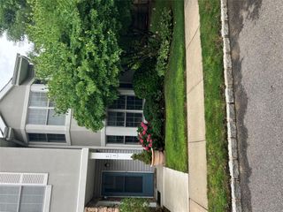 89 Pond View Drive, Port Washington, NY 11050