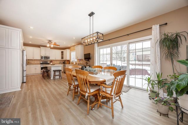 812 E KENNEDY RD, North Wales, PA 19454