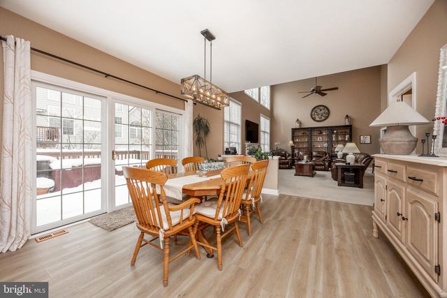 812 E KENNEDY RD, North Wales, PA 19454