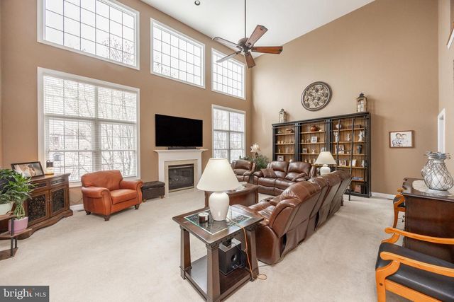 812 E KENNEDY RD, North Wales, PA 19454