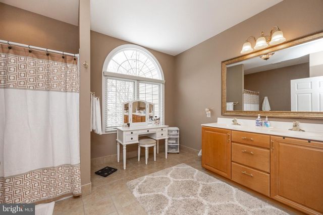 812 E KENNEDY RD, North Wales, PA 19454