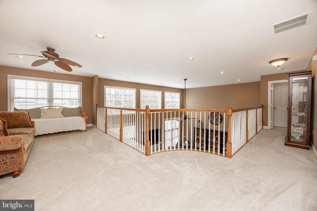 812 E KENNEDY RD, North Wales, PA 19454