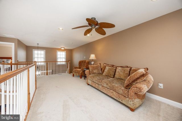 812 E KENNEDY RD, North Wales, PA 19454