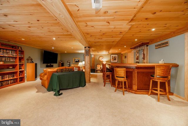 812 E KENNEDY RD, North Wales, PA 19454