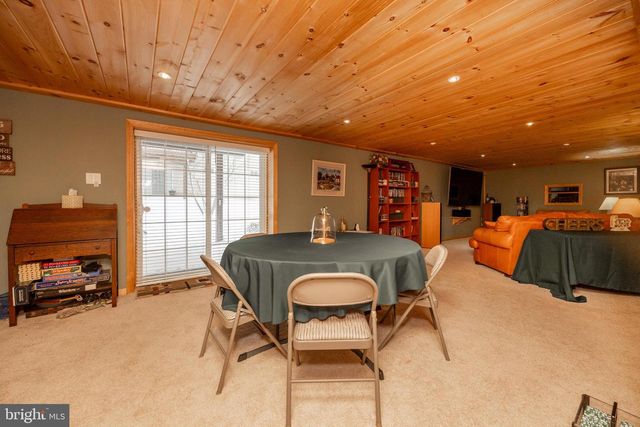 812 E KENNEDY RD, North Wales, PA 19454