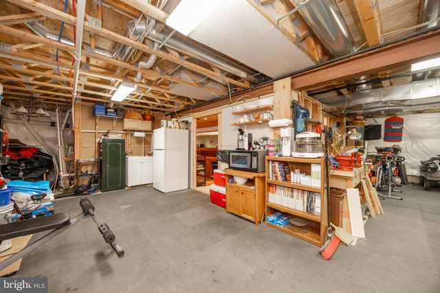 812 E KENNEDY RD, North Wales, PA 19454