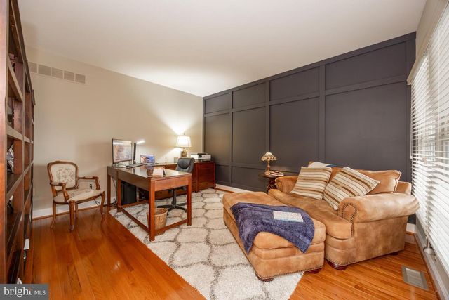 812 E KENNEDY RD, North Wales, PA 19454