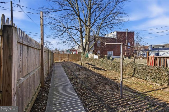 826 N PLUM ST, Lancaster, PA 17602