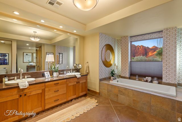 688 W SHINAVA DR, Ivins, UT 84738