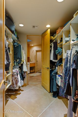 688 W SHINAVA DR, Ivins, UT 84738