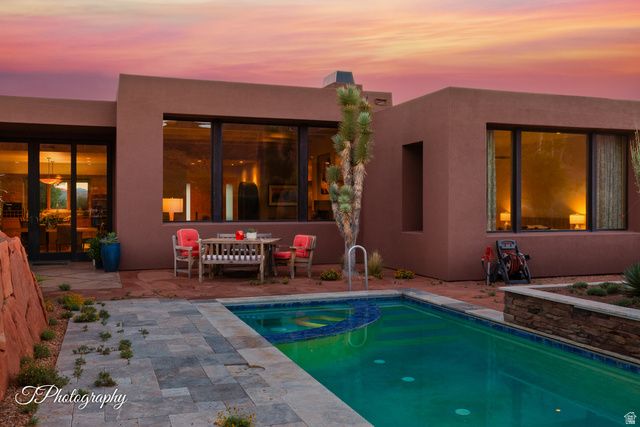 688 W SHINAVA DR, Ivins, UT 84738