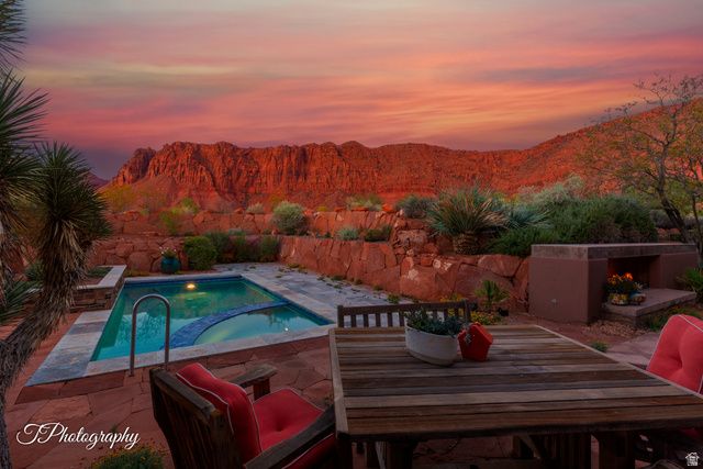 688 W SHINAVA DR, Ivins, UT 84738