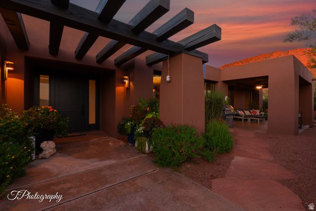 688 W SHINAVA DR, Ivins, UT 84738