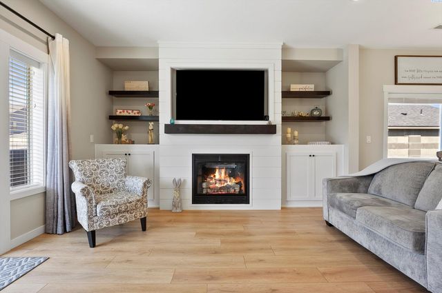 2573 Brodie Ln, Richland, WA 99352