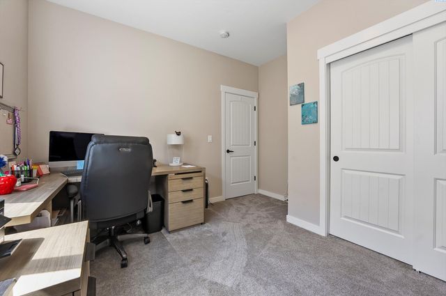 2573 Brodie Ln, Richland, WA 99352