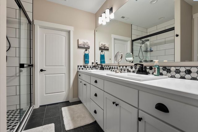 2573 Brodie Ln, Richland, WA 99352