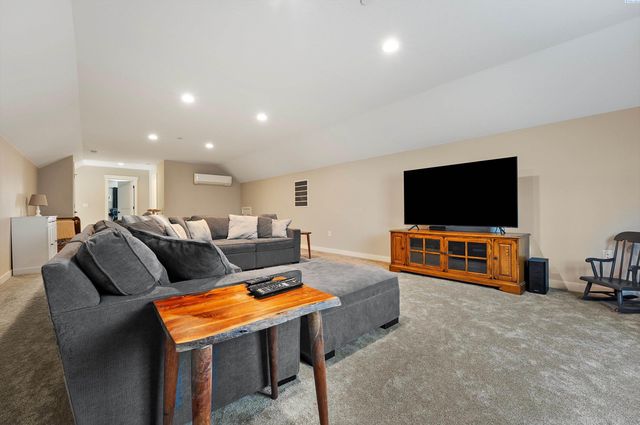 2573 Brodie Ln, Richland, WA 99352