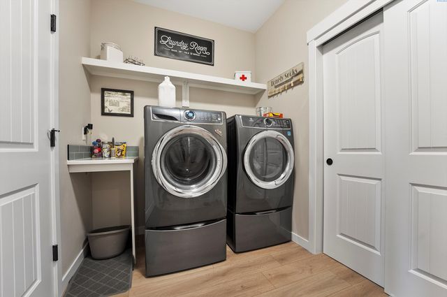 2573 Brodie Ln, Richland, WA 99352
