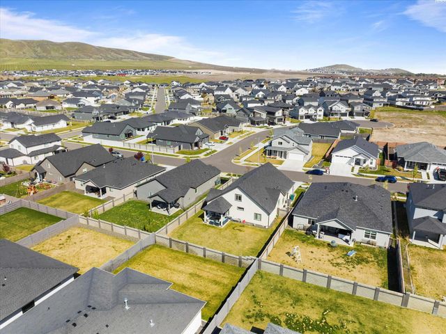 2573 Brodie Ln, Richland, WA 99352