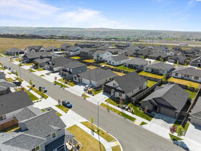 2573 Brodie Ln, Richland, WA 99352