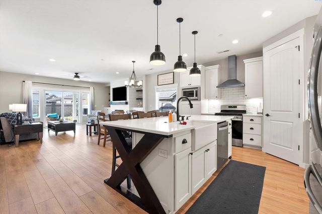 2573 Brodie Ln, Richland, WA 99352