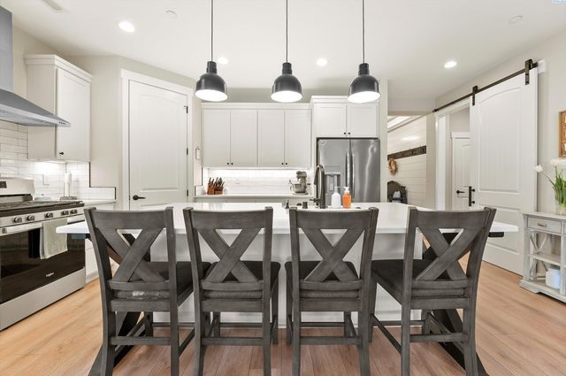 2573 Brodie Ln, Richland, WA 99352