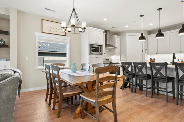 2573 Brodie Ln, Richland, WA 99352