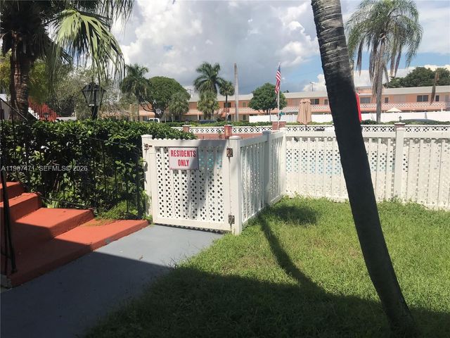 1100 Atlantic Shores Blvd 307, Hallandale Beach, FL 33009