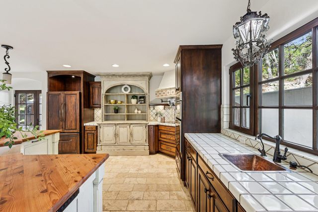 2706 Pearce RD, Austin, TX 78730