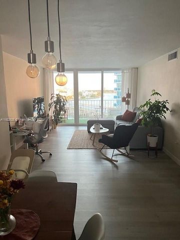 1865 79th St Cswy 10C, North Bay Village, FL 33141