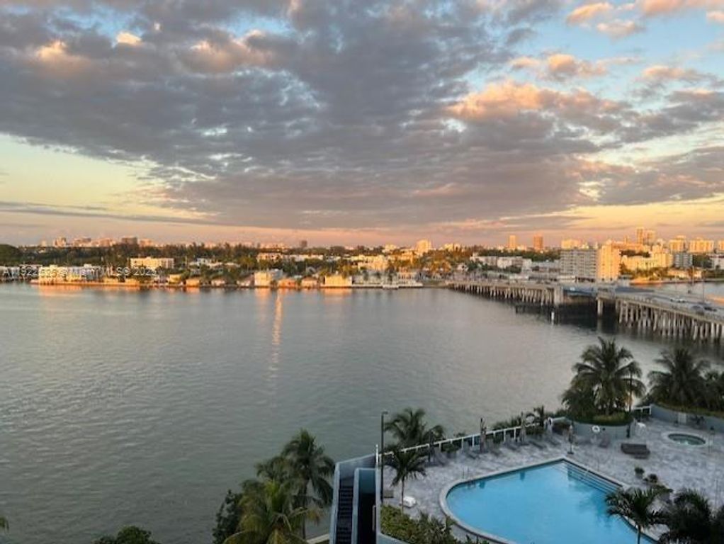 1865 79th St Cswy 10C, North Bay Village, FL 33141