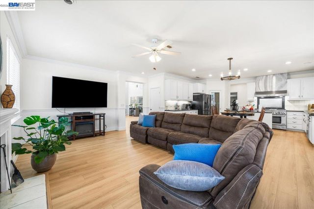 1531 Riverview Ave, Tracy, CA 95377