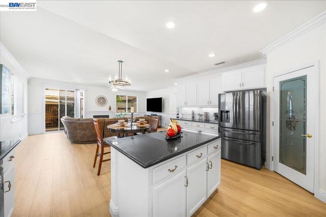 1531 Riverview Ave, Tracy, CA 95377