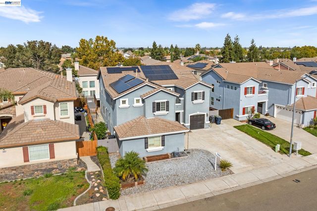 1531 Riverview Ave, Tracy, CA 95377